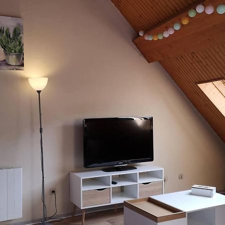Duplex Au Centre Ville, Dans Cour Interieure Calme Доль Екстер'єр фото